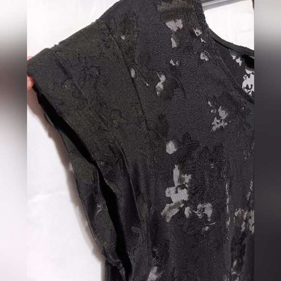 APT. 9 EUC Women's Blouse, Black & Sheer, Cap Sleeve, Size Medium - Picture 3 of 8